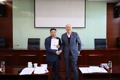 簽訂責(zé)任書.JPG 簽訂責(zé)任書.JPG